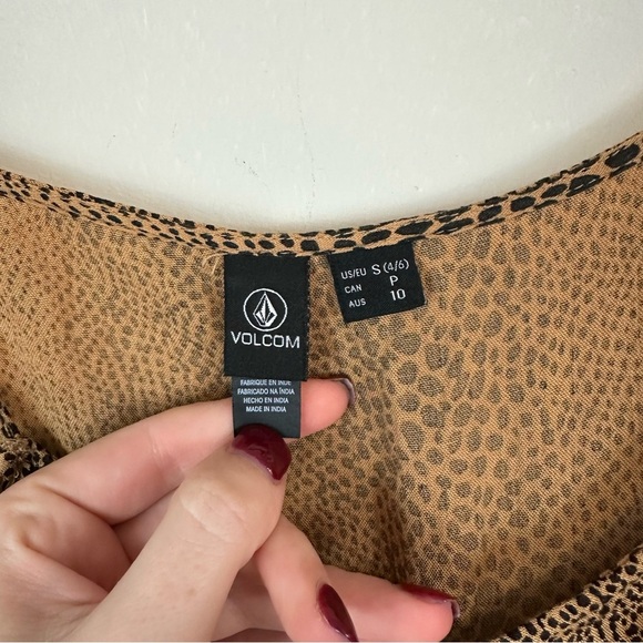 Volcom | Women's Snakedown Animal Print Tiered Midi Dress Size Small - Picture 5 of 6